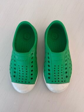 Native Shoes Size 9